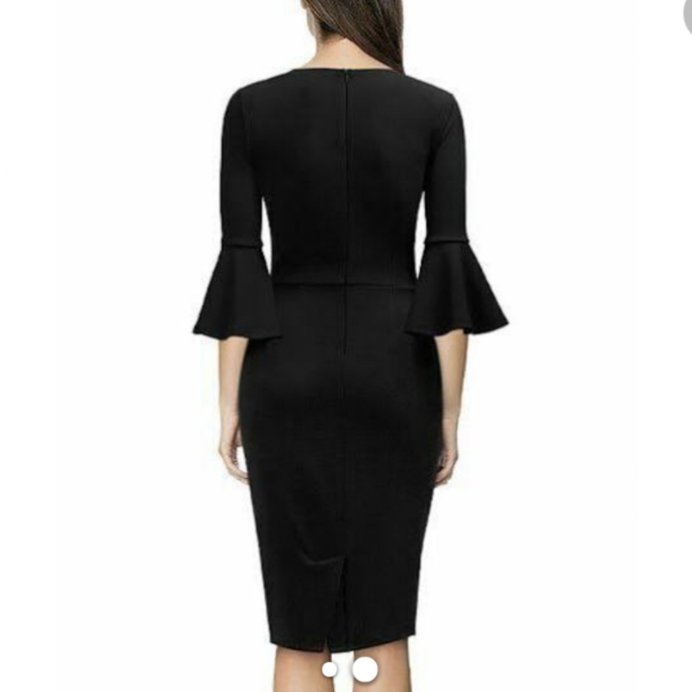 🌷 Flattering Dress with Bell Sleeves - Picture 2 of 5